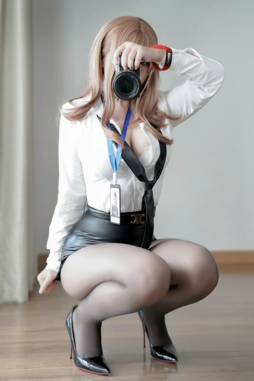 半半子_No_097_Nikke：胜利女神_艾玛秘书_76P_468MB tg@simisebaisi 【丝足阁】060.webp